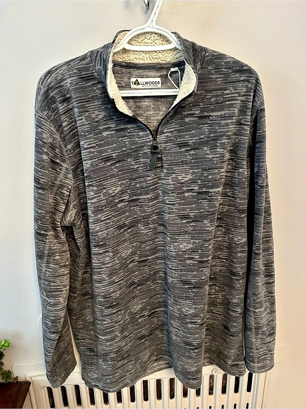 Tallwoods Quarter-Zip Pullover in Gray & Black XL